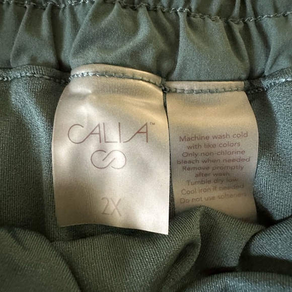 CALIA Mid Rise Infinity Run Short - Picture 4 of 4